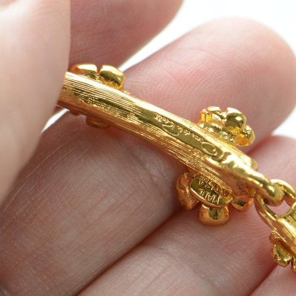 Oscar de la Renta Pearl & Crystal Floral Necklace - Picture 10 of 10